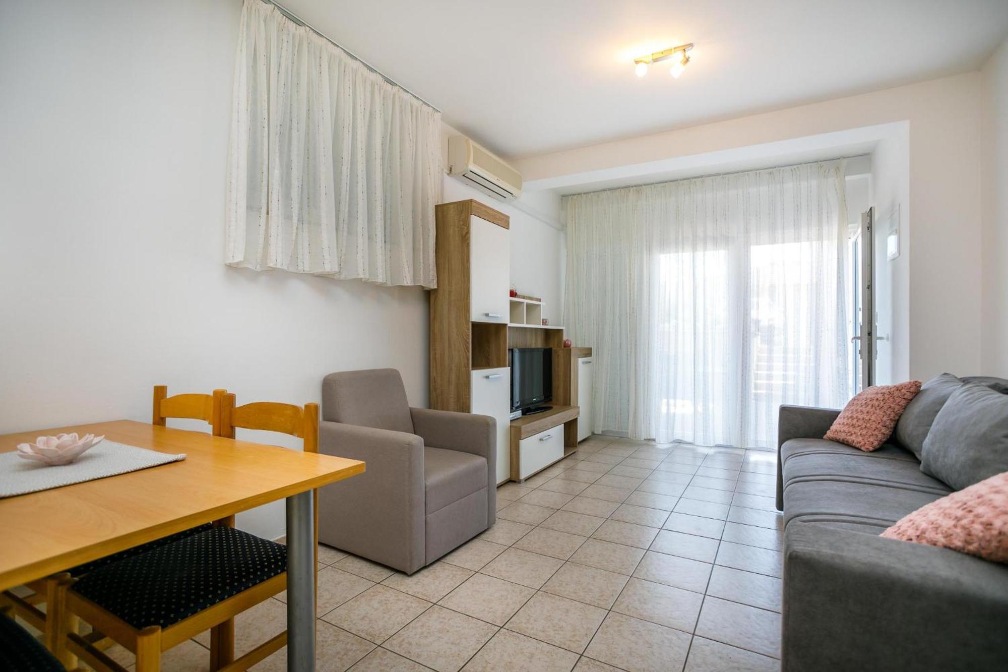 Apartment Pirun Baska  Luaran gambar