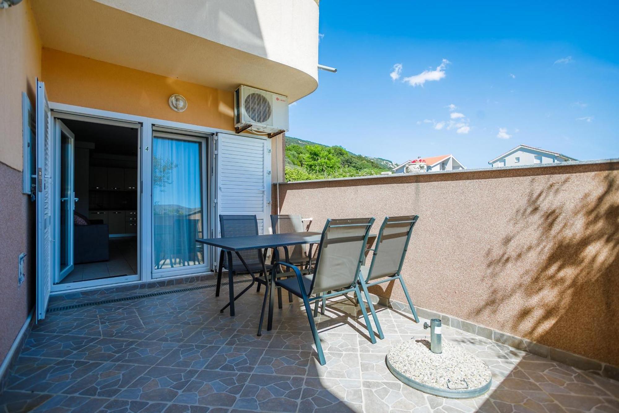 Apartment Pirun Baska  Luaran gambar
