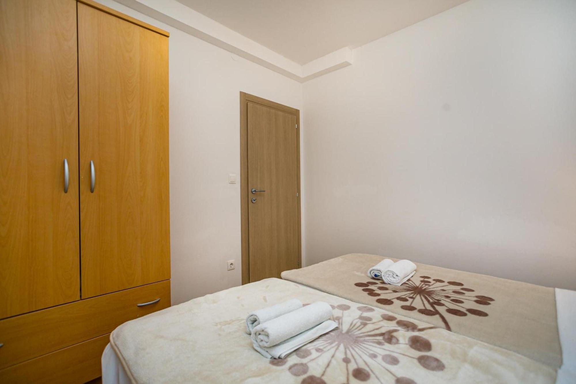 Apartment Pirun Baska  Luaran gambar