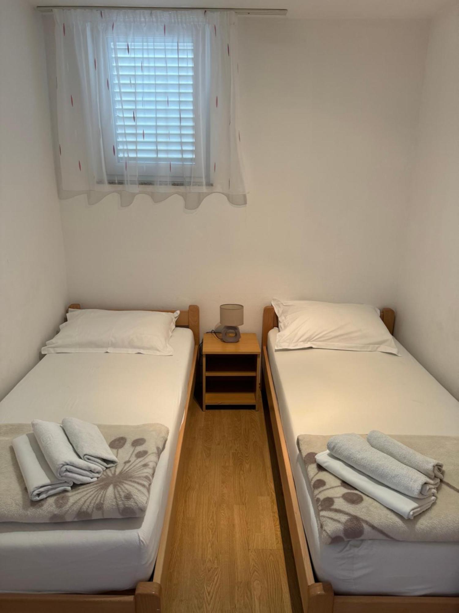 Apartment Pirun Baska  Luaran gambar