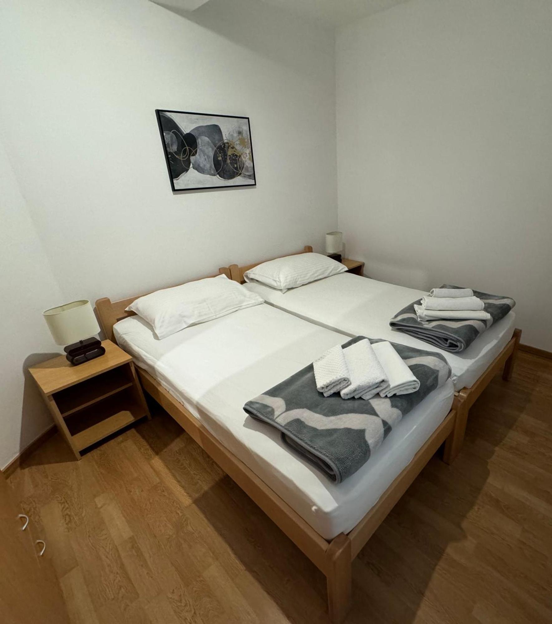 Apartment Pirun Baska  Luaran gambar