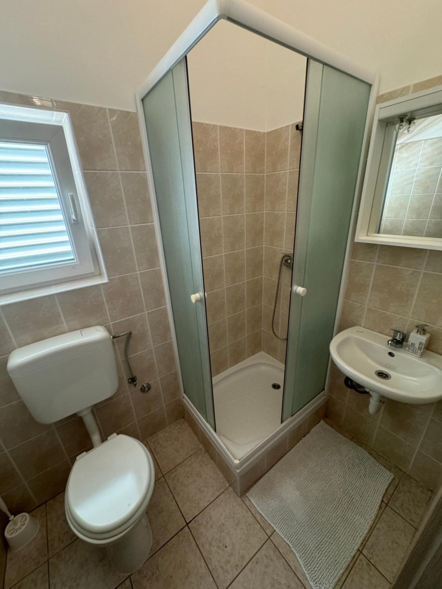 Apartment Pirun Baska  Luaran gambar