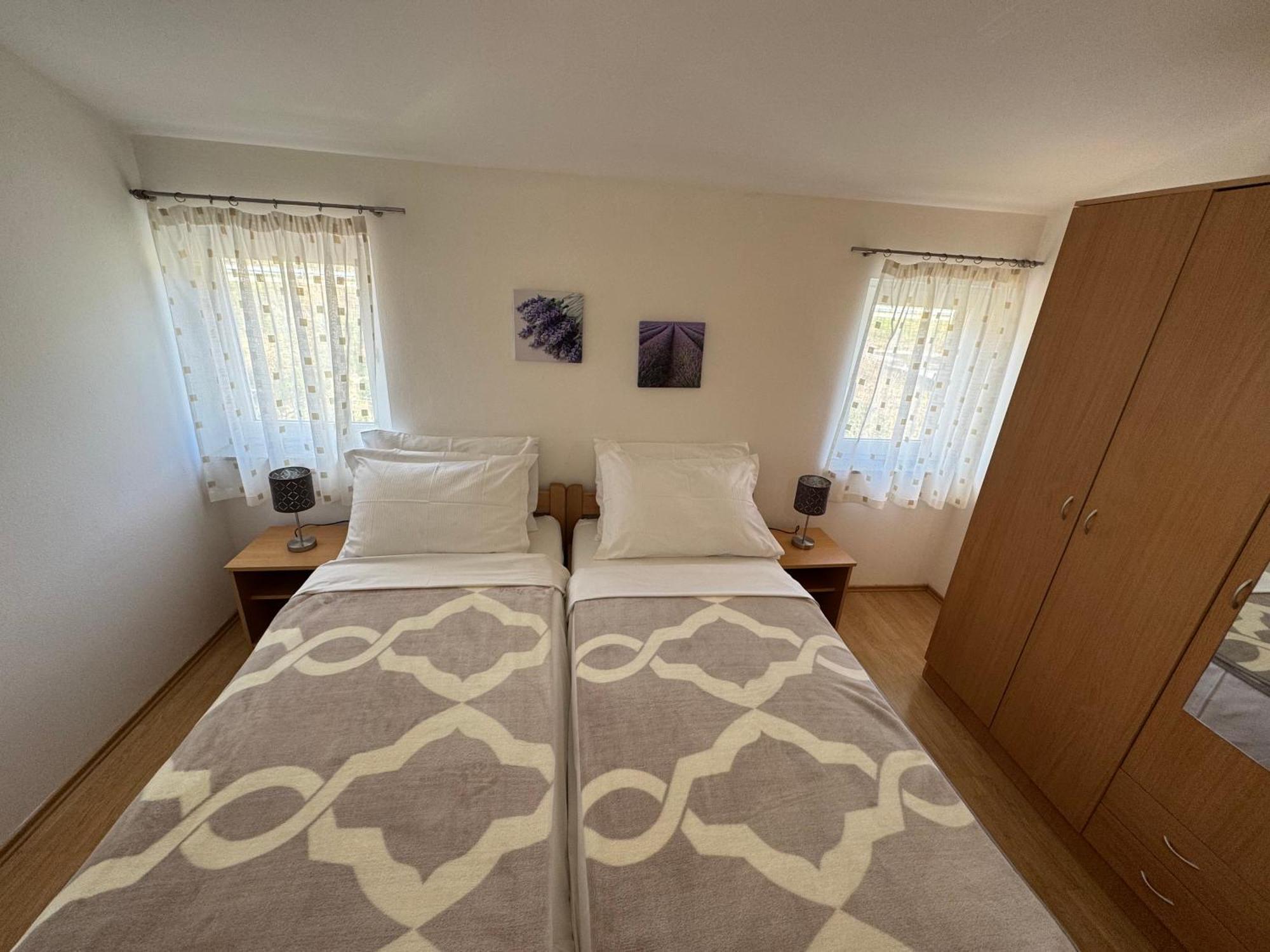Apartment Pirun Baska  Luaran gambar